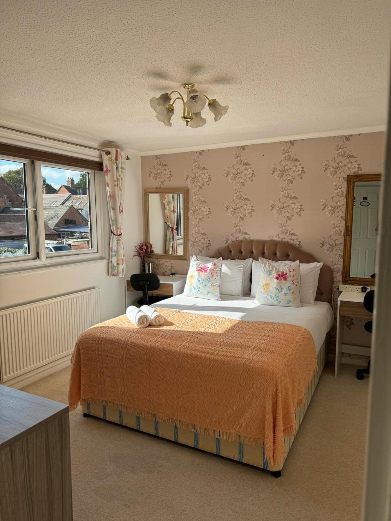 Enjoy Your Stay At Chorley Road Droitwich Eksteriør billede