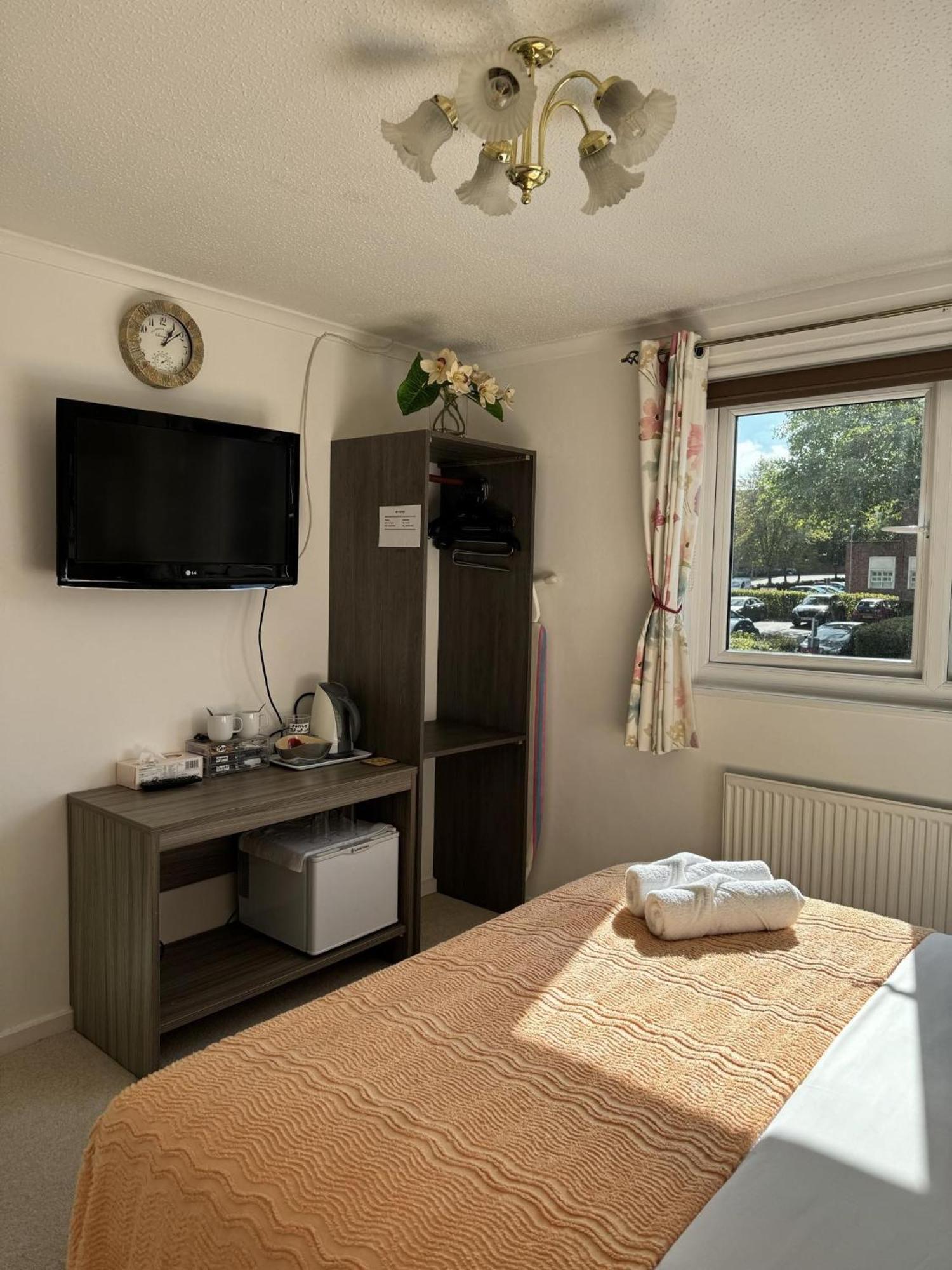 Enjoy Your Stay At Chorley Road Droitwich Eksteriør billede